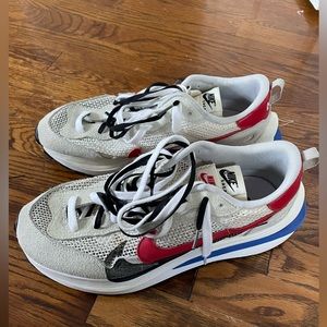 Mens Nike Sacai Size 11, gently used, no box